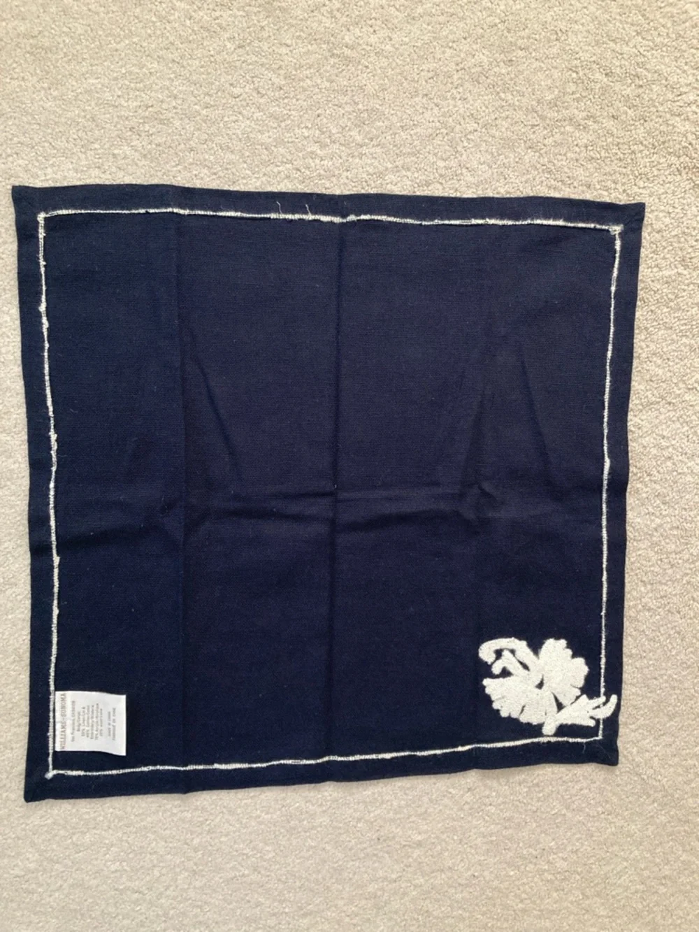 William Sonoma midnight blue autumn crewel linen and cotton napkins - like new